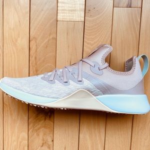 Nike WMN Foundation EliteTR Sneaker Pink SZ 6.5